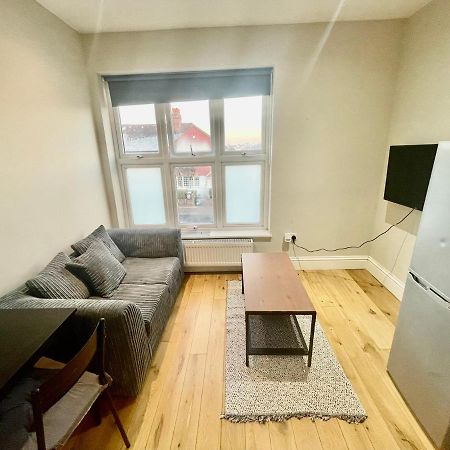 Cosy 1 bedroom flat! London Eksteriør billede